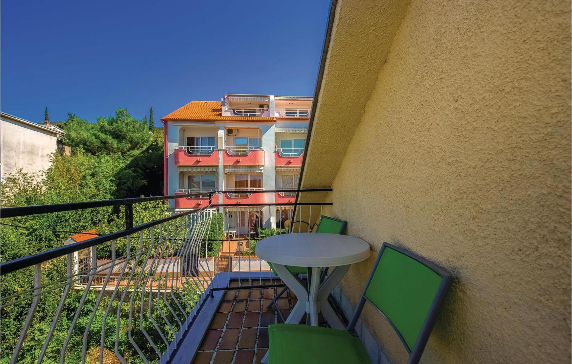 Cozy Apartment In Crikvenica With Wifi Екстериор снимка