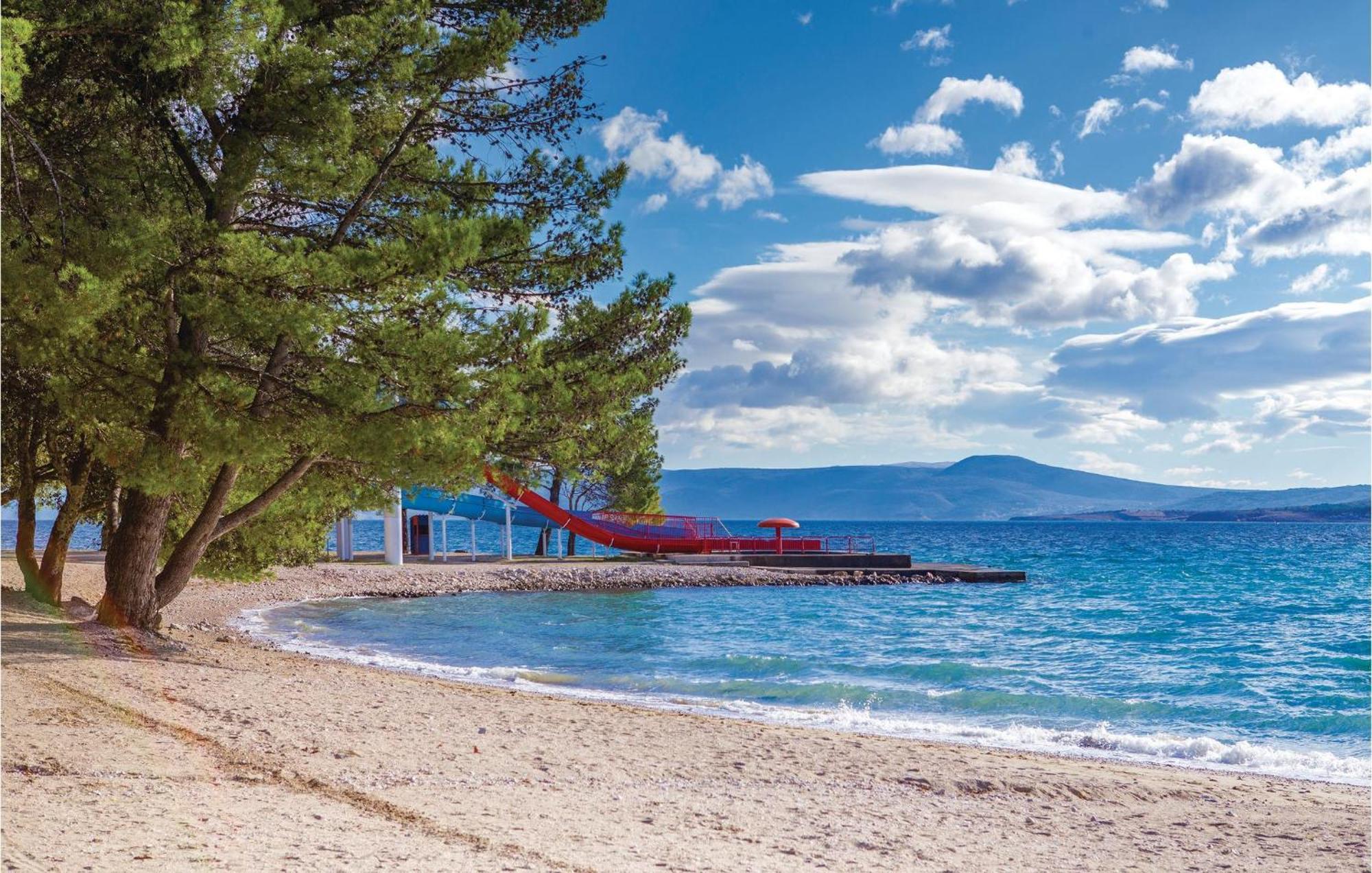 Cozy Apartment In Crikvenica With Wifi Екстериор снимка