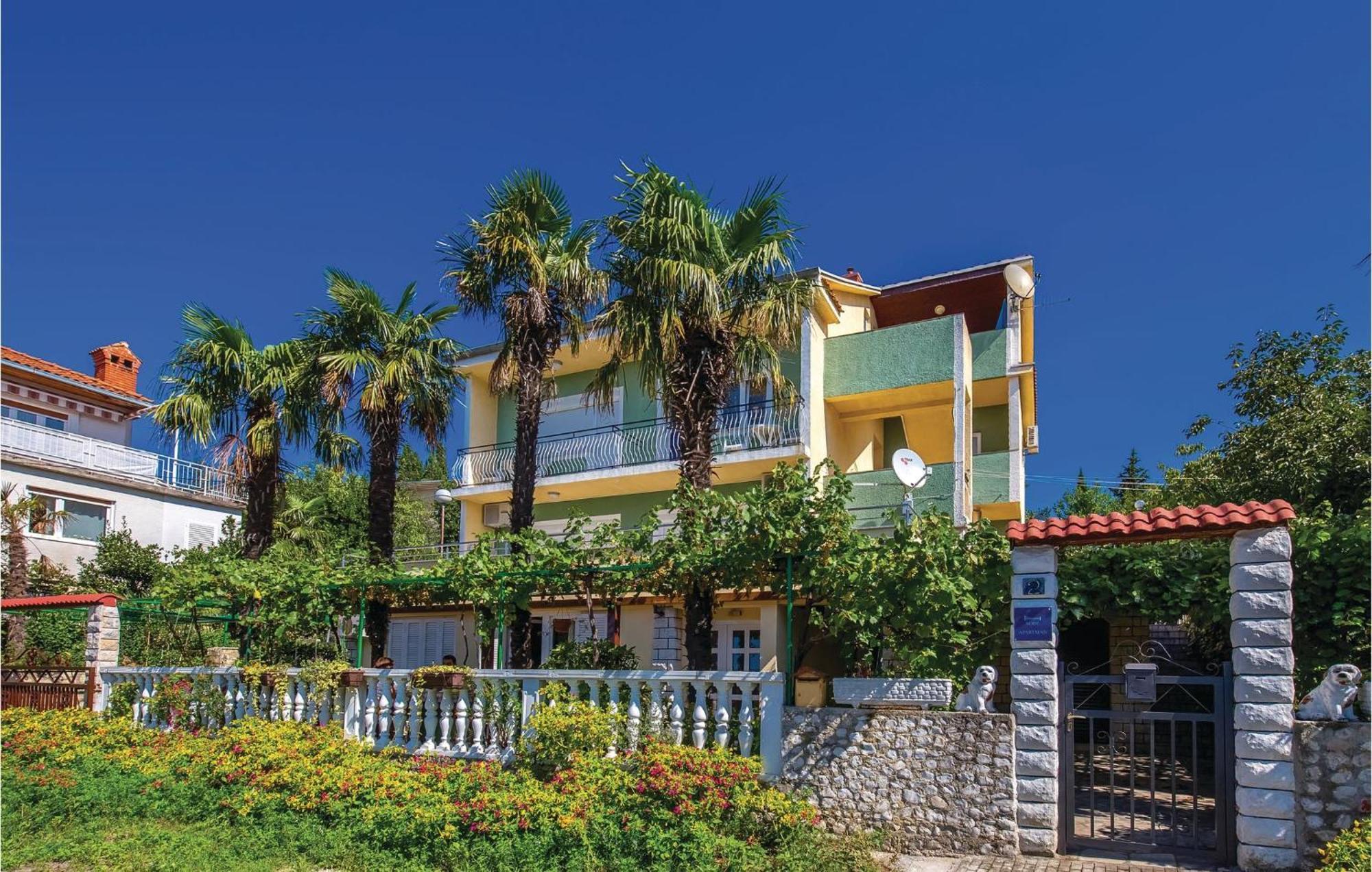 Cozy Apartment In Crikvenica With Wifi Екстериор снимка