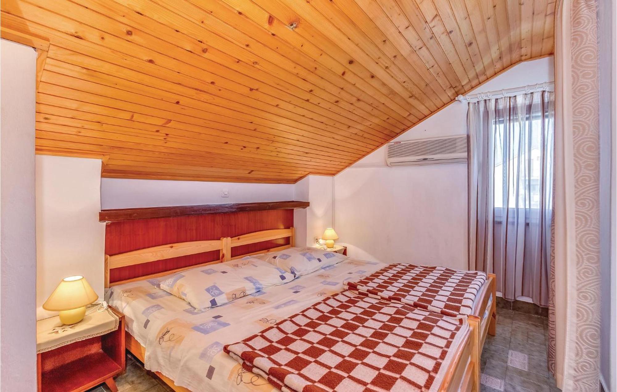 Cozy Apartment In Crikvenica With Wifi Екстериор снимка