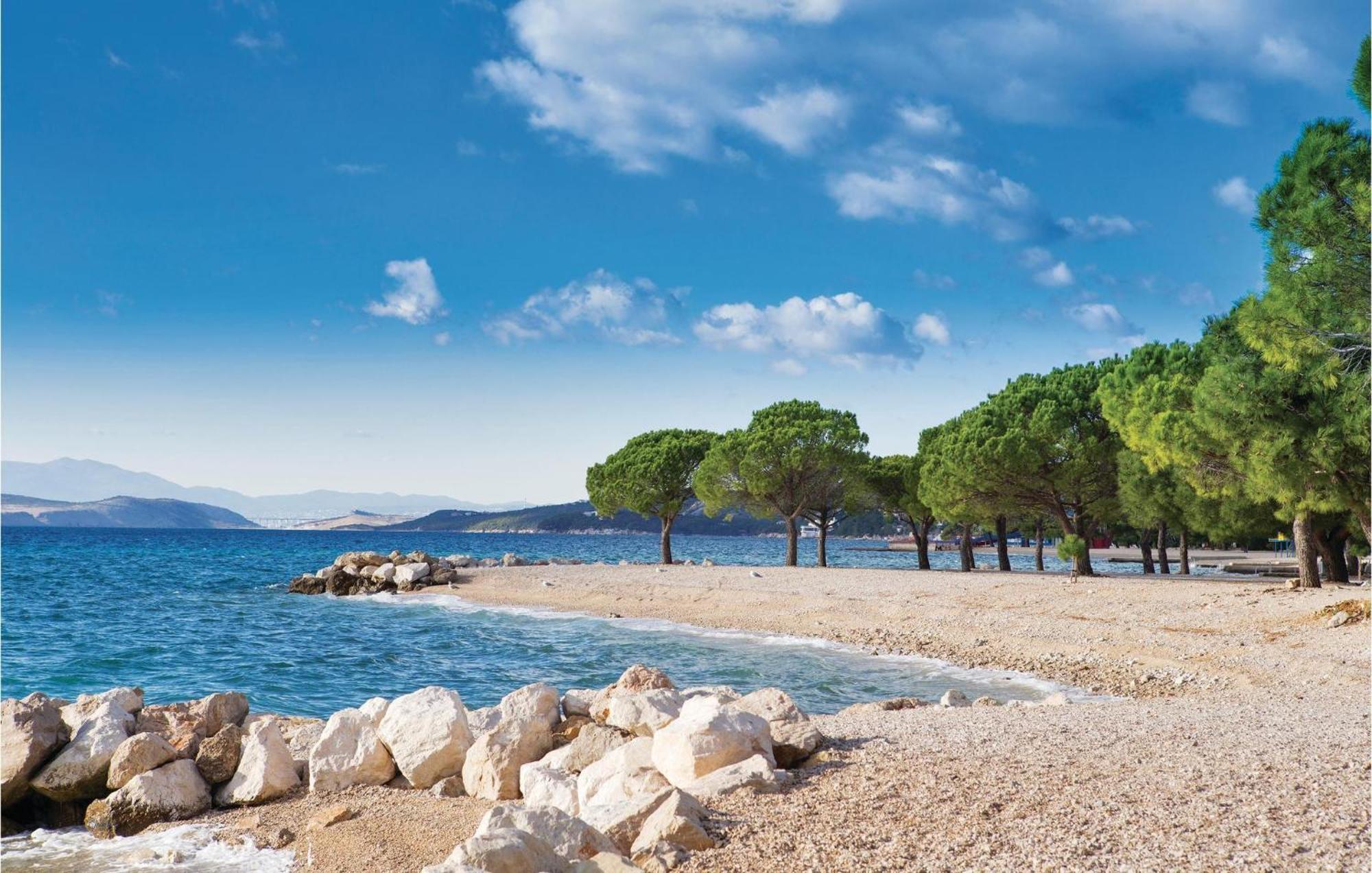 Cozy Apartment In Crikvenica With Wifi Екстериор снимка